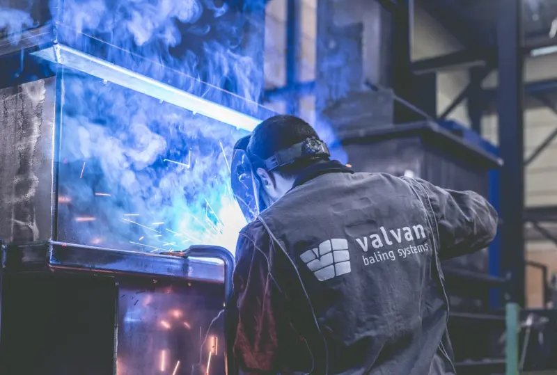 Man Welding Valvan